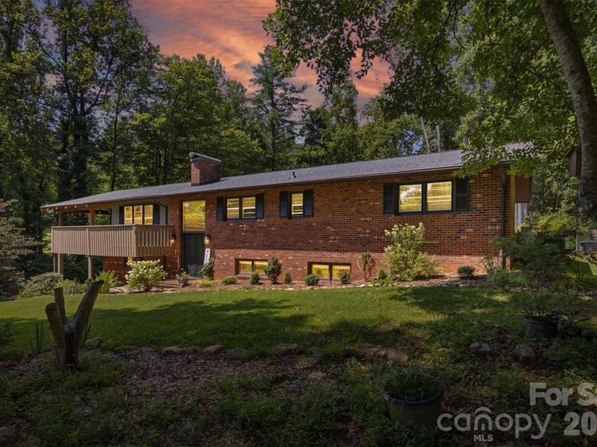 1125 Brockmore Drive, Lenoir, NC 28645.  MLS# CAR4384614, YatesRealty ID 36661. 