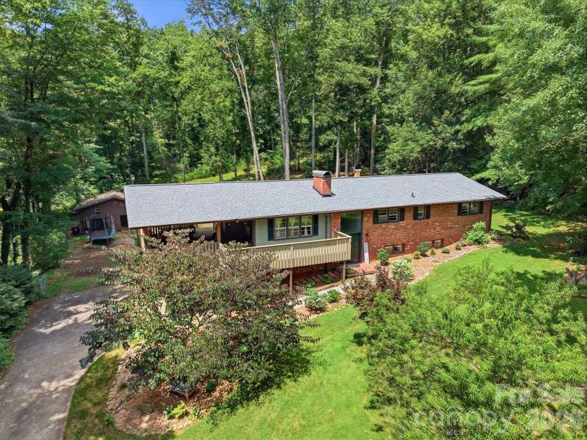 1125 Brockmore Drive, Lenoir, NC 28645.  MLS# CAR4384614, YatesRealty ID 36661. 