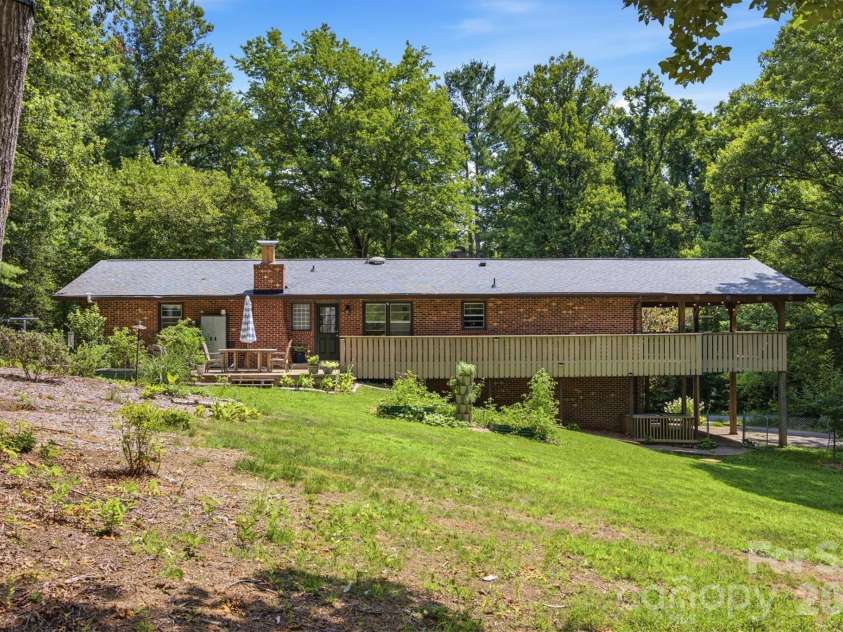 1125 Brockmore Drive, Lenoir, NC 28645.  MLS# CAR4384614, YatesRealty ID 36661. 