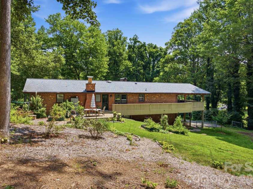 1125 Brockmore Drive, Lenoir, NC 28645.  MLS# CAR4384614, YatesRealty ID 36661. 