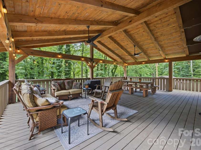 1125 Brockmore Drive, Lenoir, NC 28645.  MLS# CAR4384614, YatesRealty ID 36661. 