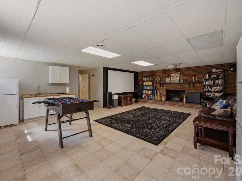 1125 Brockmore Drive, Lenoir, NC 28645.  MLS# CAR4384614, YatesRealty ID 36661. 