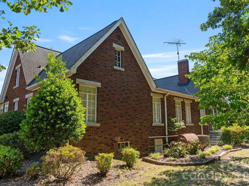 4255 NC Hwy 24/27 Highway, Midland, NC 28107.  MLS# CAR4403252, YatesRealty ID 36662. 