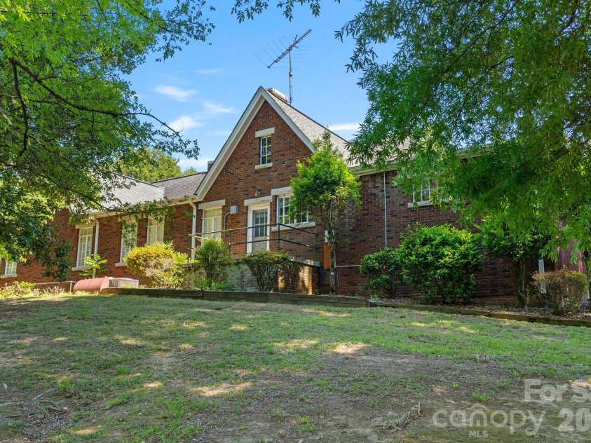 4255 NC Hwy 24/27 Highway, Midland, NC 28107.  MLS# CAR4403252, YatesRealty ID 36662. 