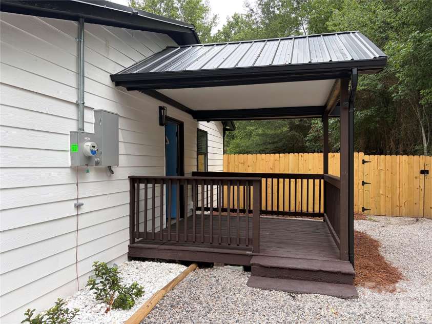 8761 Old Wire Road, Laurel Hill, NC 28351.  MLS# CAR4403641, YatesRealty ID 36664. 