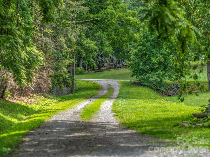474 Rose Hill Road, Asheville, NC 28803.  MLS# CAR4403642, YatesRealty ID 36665. 