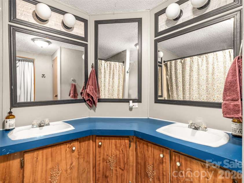 474 Rose Hill Road, Asheville, NC 28803.  MLS# CAR4403642, YatesRealty ID 36665. 
