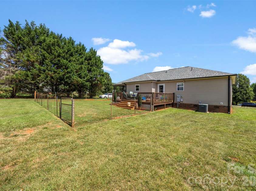 5115 Tonys Way, Vale, NC 28168.  MLS# CAR4403392, YatesRealty ID 36666. 