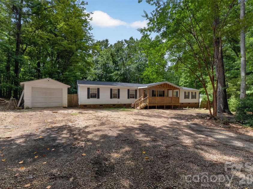 4014 Eutaw Drive, Waxhaw, NC 28173.  MLS# CAR4403095, YatesRealty ID 36667. Extended view