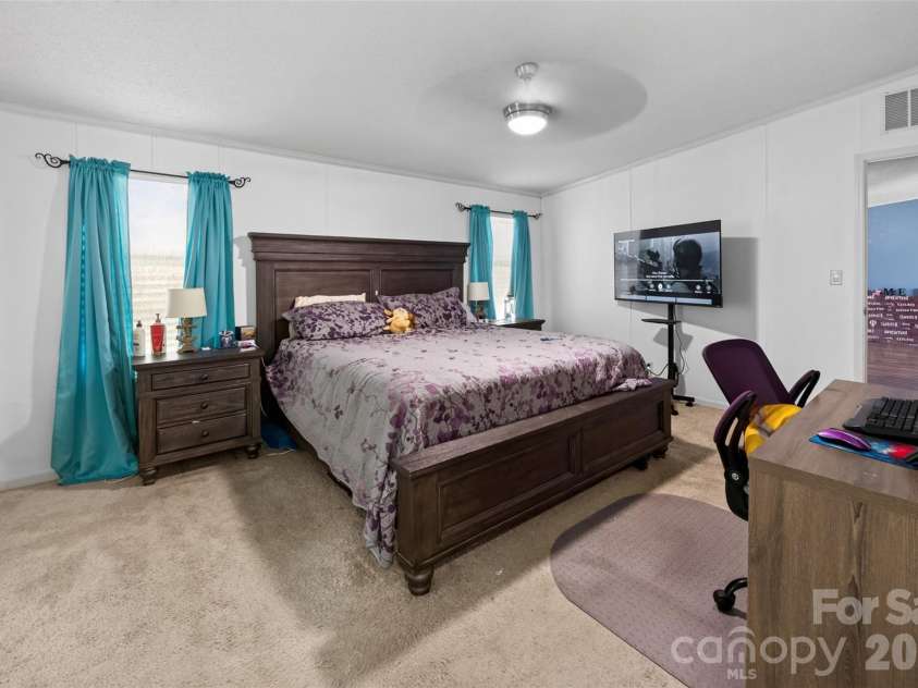 4014 Eutaw Drive, Waxhaw, NC 28173.  MLS# CAR4403095, YatesRealty ID 36667. Primary Suite
