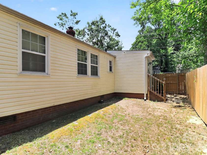 1336 Parkview Circle, Salisbury, NC 28144.  MLS# CAR4403032, YatesRealty ID 36669. 