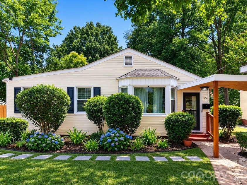 1336 Parkview Circle, Salisbury, NC 28144.  MLS# CAR4403032, YatesRealty ID 36669. 