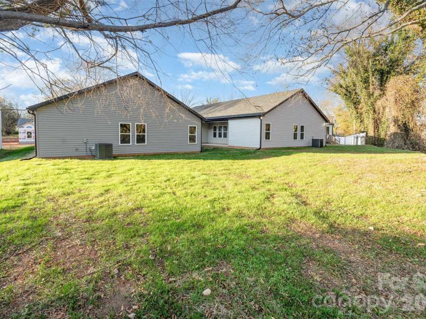 1209-2 Patterson Street, Shelby, NC 28152.  MLS# CAR4325490, YatesRealty ID 3667. 
