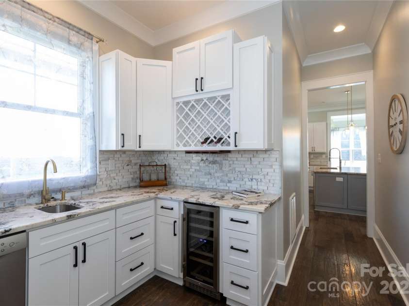 2526 Fort Street, Charlotte, NC 28205.  MLS# CAR4223652, YatesRealty ID 3667. 