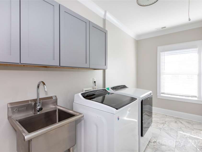 2526 Fort Street, Charlotte, NC 28205.  MLS# CAR4223652, YatesRealty ID 3667. 