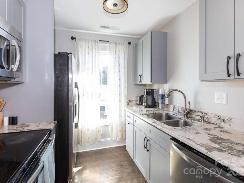 2526 Fort Street, Charlotte, NC 28205.  MLS# CAR4223652, YatesRealty ID 3667. 