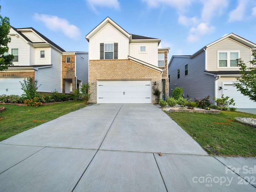 148 Ravensara Avenue, Fort Mill, SC 29715.  MLS# CAR4301493, YatesRealty ID 36671. 