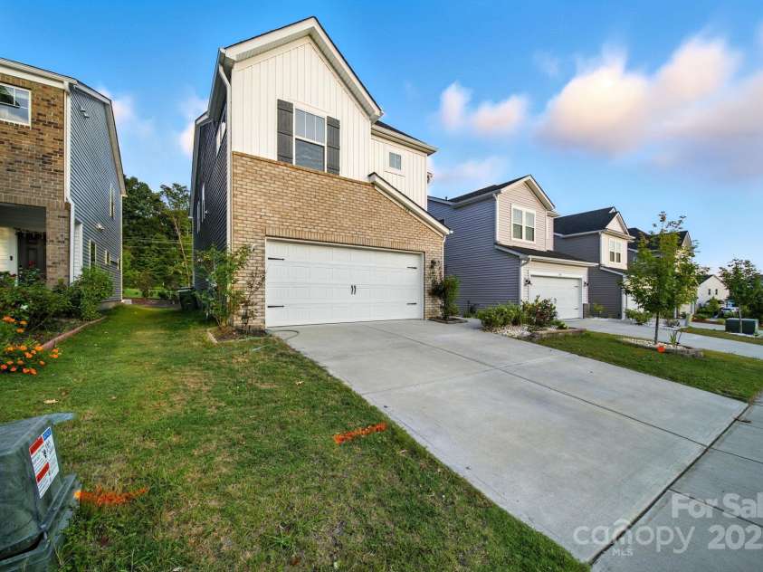 148 Ravensara Avenue, Fort Mill, SC 29715.  MLS# CAR4301493, YatesRealty ID 36671. 