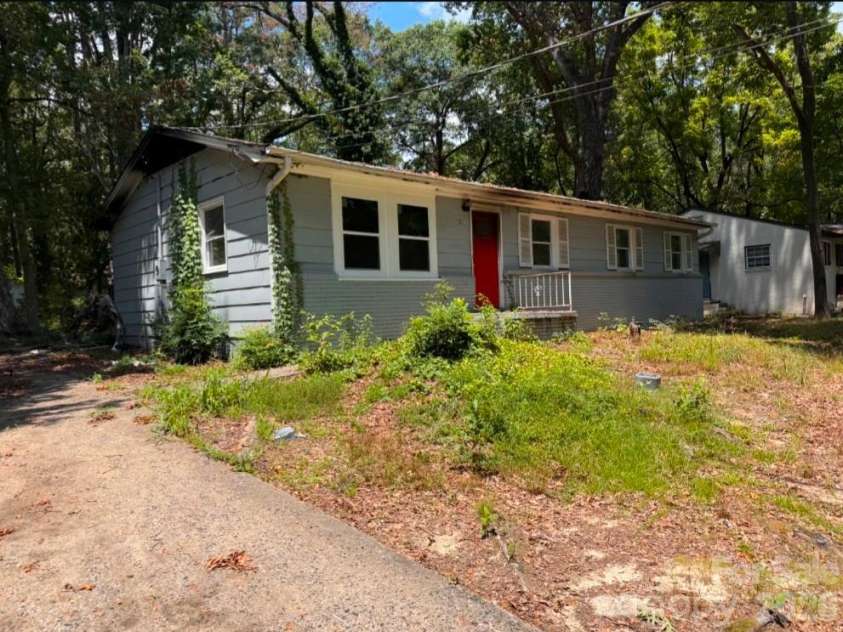 521 Weldon Street, Gastonia, NC 28052.  MLS# CAR4403726, YatesRealty ID 36674. 