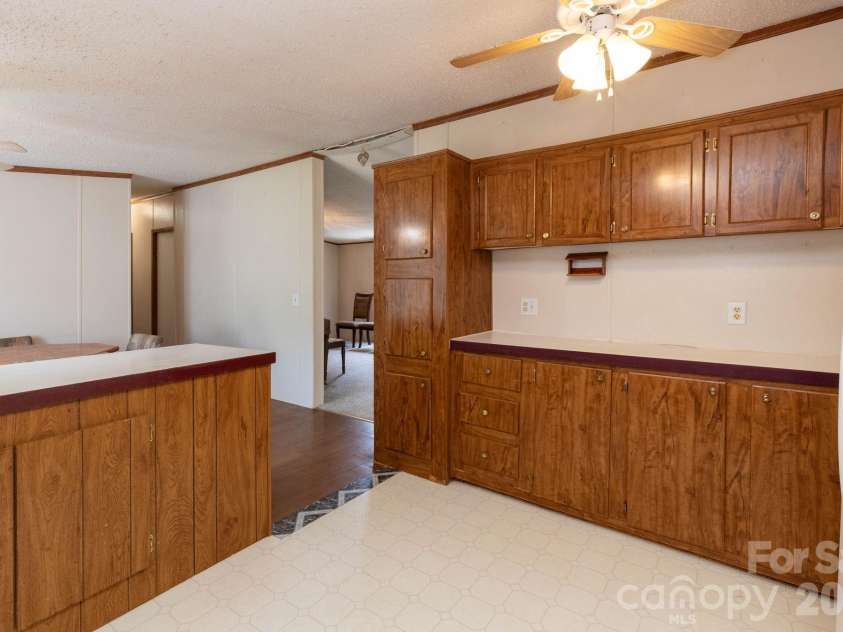 44 Double D Drive, Flat Rock, NC 28731.  MLS# CAR4403427, YatesRealty ID 36676. 