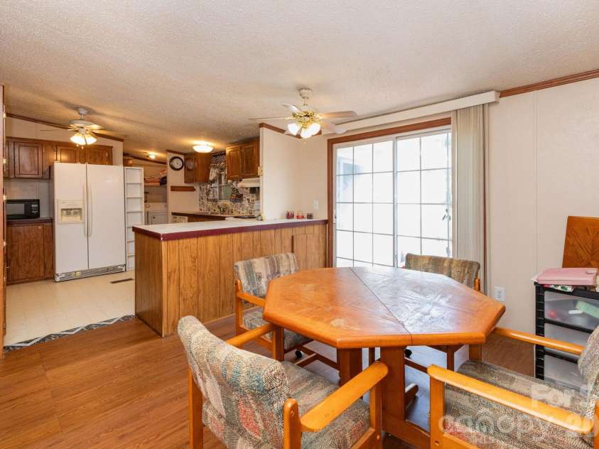 44 Double D Drive, Flat Rock, NC 28731.  MLS# CAR4403427, YatesRealty ID 36676. 