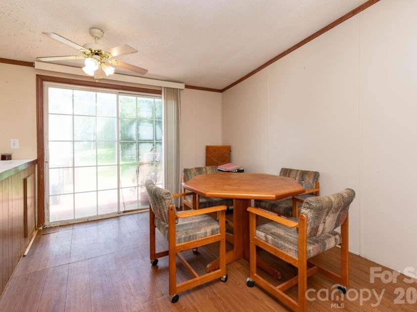 44 Double D Drive, Flat Rock, NC 28731.  MLS# CAR4403427, YatesRealty ID 36676. 