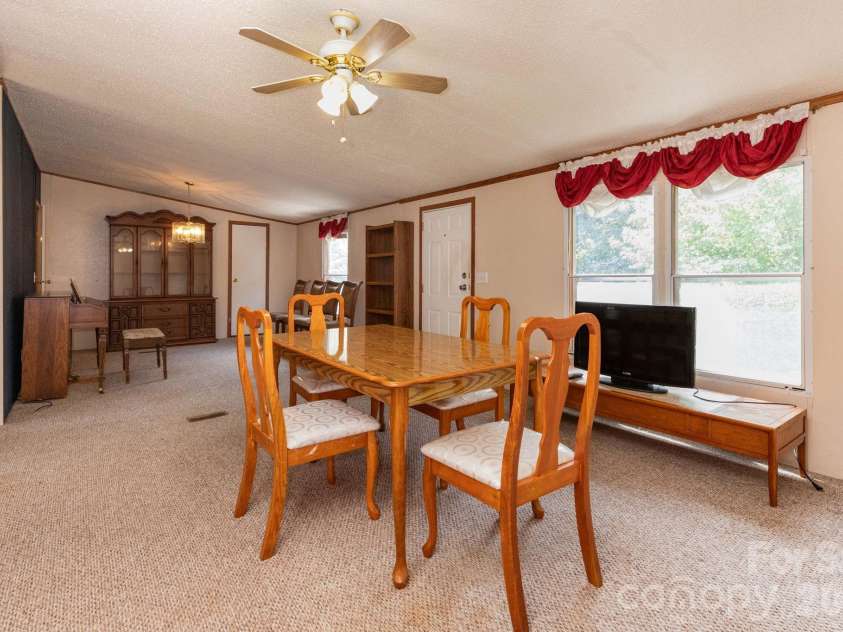 44 Double D Drive, Flat Rock, NC 28731.  MLS# CAR4403427, YatesRealty ID 36676. 