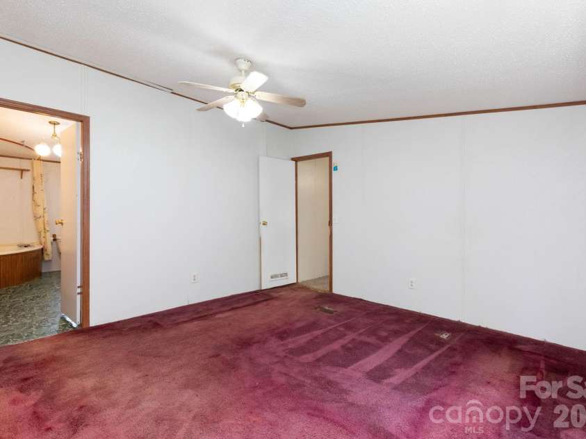 44 Double D Drive, Flat Rock, NC 28731.  MLS# CAR4403427, YatesRealty ID 36676. 