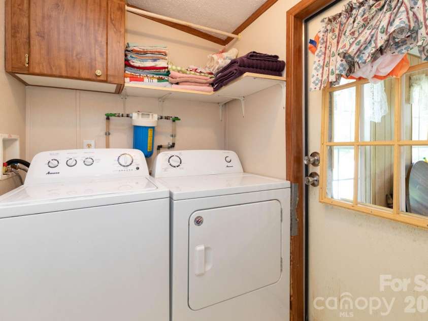 44 Double D Drive, Flat Rock, NC 28731.  MLS# CAR4403427, YatesRealty ID 36676. 