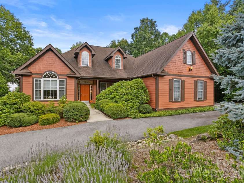 100 Crestgrove Drive, Flat Rock, NC 28731.  MLS# CAR4403519, YatesRealty ID 36678. 