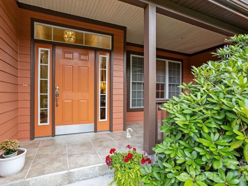 100 Crestgrove Drive, Flat Rock, NC 28731.  MLS# CAR4403519, YatesRealty ID 36678. 