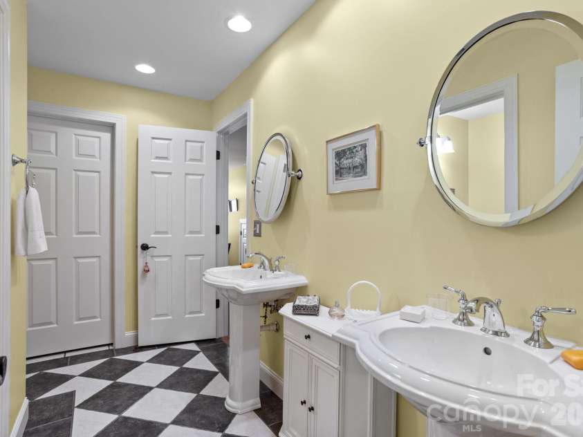 100 Crestgrove Drive, Flat Rock, NC 28731.  MLS# CAR4403519, YatesRealty ID 36678. 
