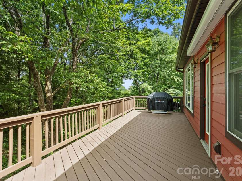 100 Crestgrove Drive, Flat Rock, NC 28731.  MLS# CAR4403519, YatesRealty ID 36678. 