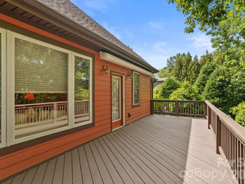 100 Crestgrove Drive, Flat Rock, NC 28731.  MLS# CAR4403519, YatesRealty ID 36678. 