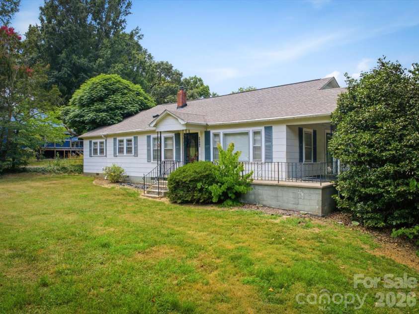 1809 Drexel Road, Valdese, NC 28690.  MLS# CAR4399107, YatesRealty ID 36679. 