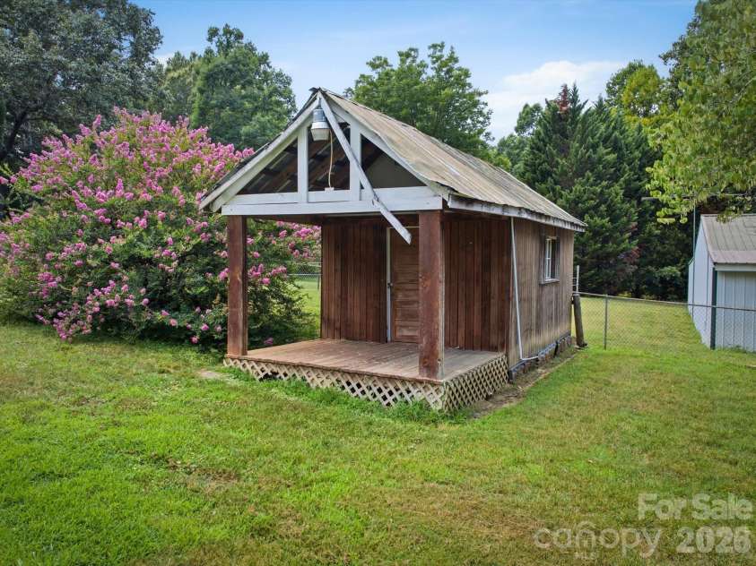 1809 Drexel Road, Valdese, NC 28690.  MLS# CAR4399107, YatesRealty ID 36679. 