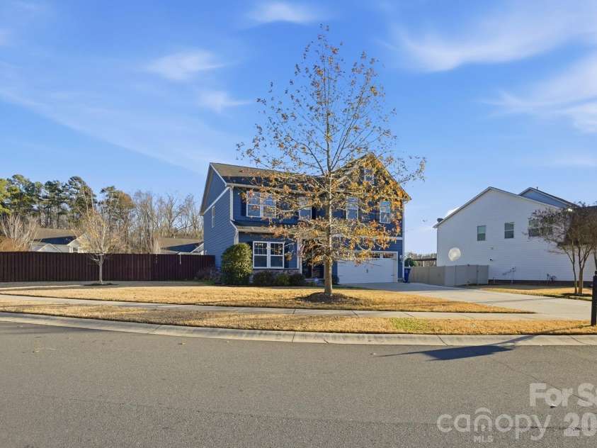 1103 Clover Lane, Matthews, NC 28104.  MLS# CAR4336114, YatesRealty ID 3668. 