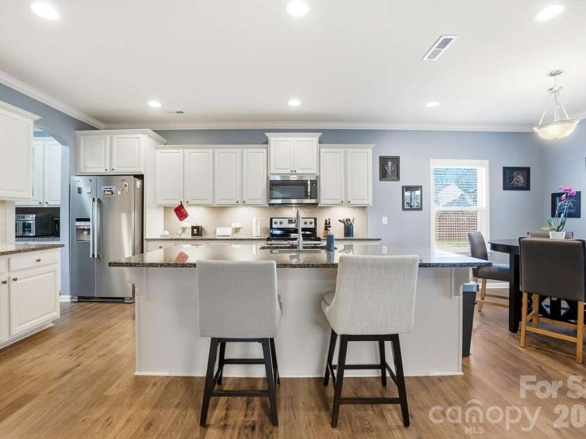 1103 Clover Lane, Matthews, NC 28104.  MLS# CAR4336114, YatesRealty ID 3668. 