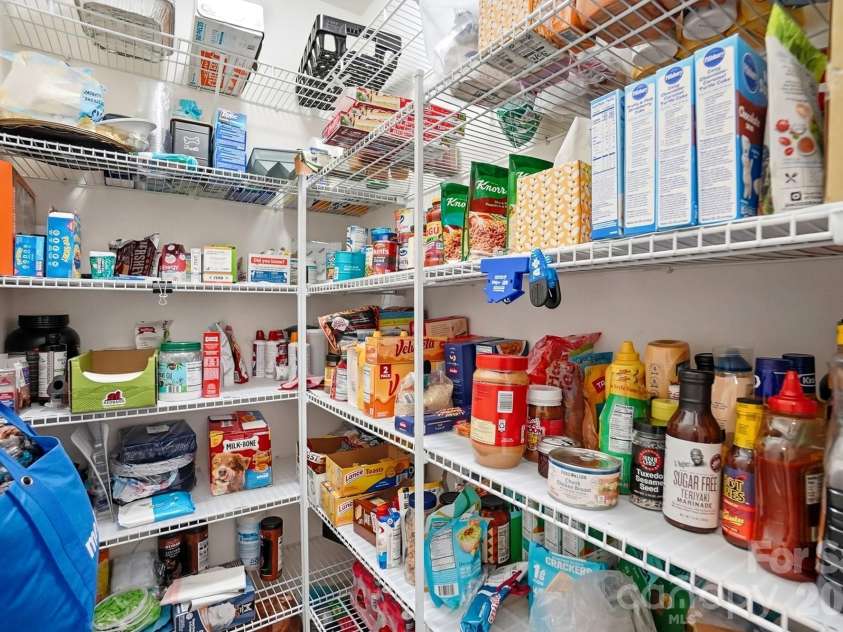 1103 Clover Lane, Matthews, NC 28104.  MLS# CAR4336114, YatesRealty ID 3668. 