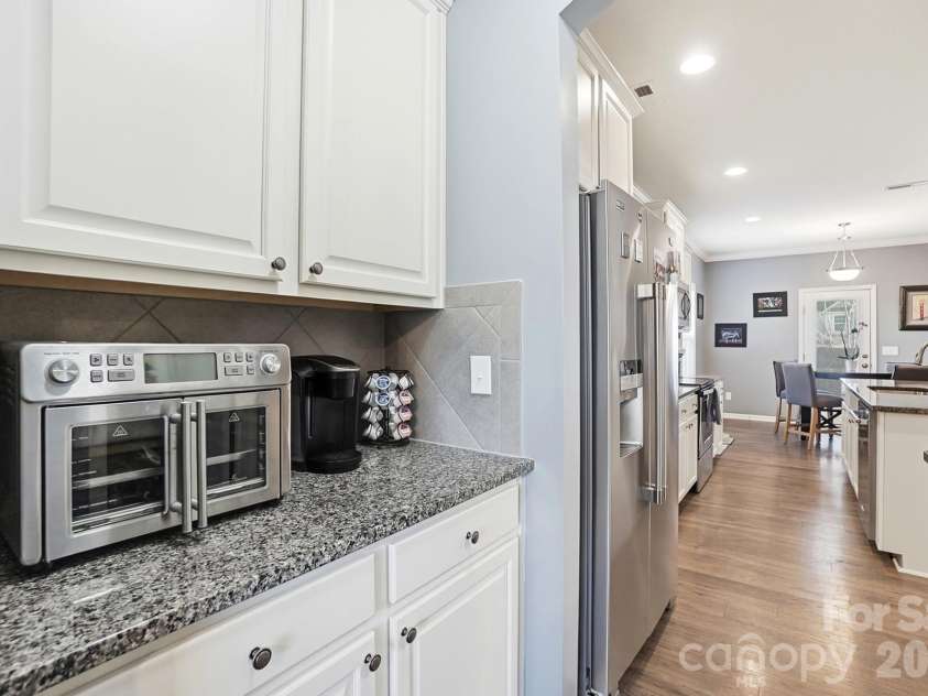 1103 Clover Lane, Matthews, NC 28104.  MLS# CAR4336114, YatesRealty ID 3668. 