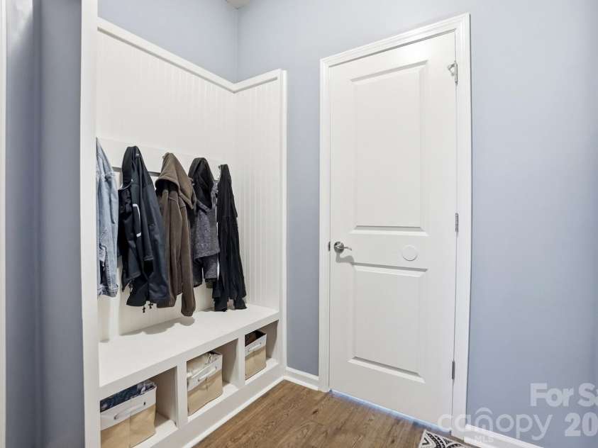 1103 Clover Lane, Matthews, NC 28104.  MLS# CAR4336114, YatesRealty ID 3668. 