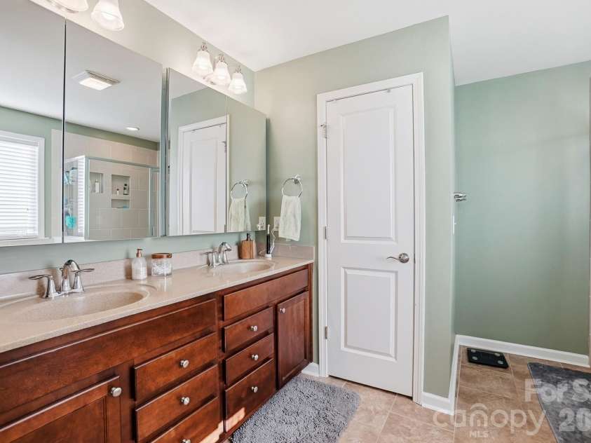 1103 Clover Lane, Matthews, NC 28104.  MLS# CAR4336114, YatesRealty ID 3668. 