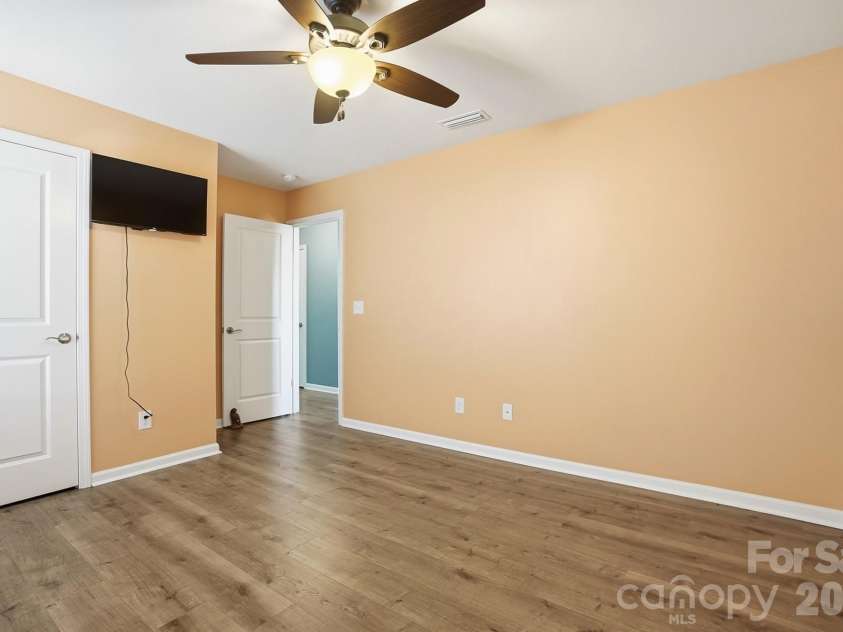 1103 Clover Lane, Matthews, NC 28104.  MLS# CAR4336114, YatesRealty ID 3668. 