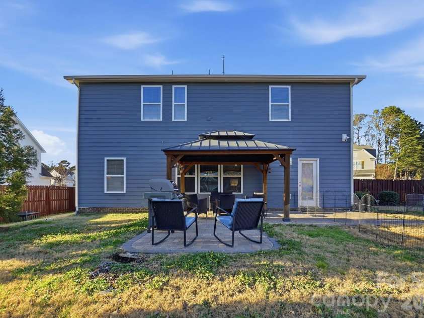 1103 Clover Lane, Matthews, NC 28104.  MLS# CAR4336114, YatesRealty ID 3668. 