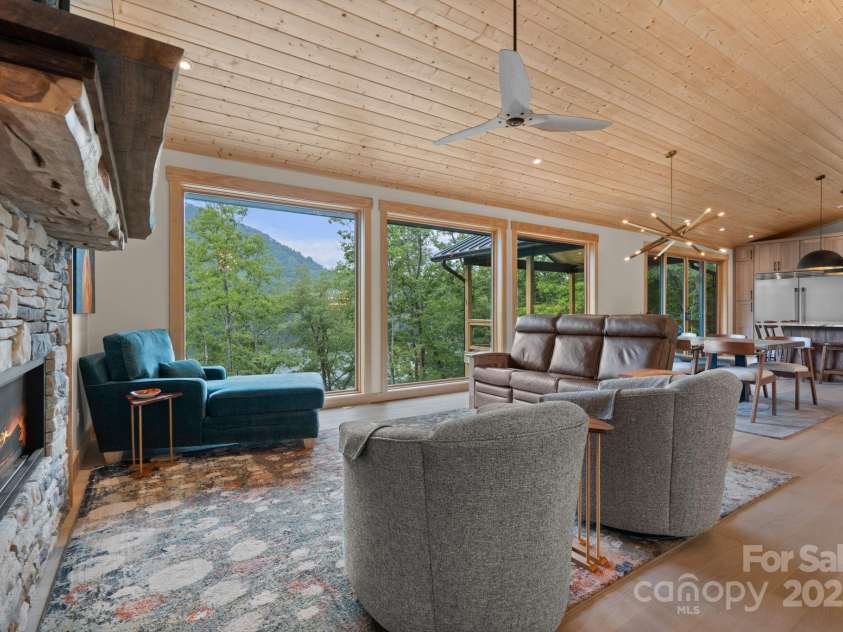 192 Lakeview Trail, Bryson City, NC 28713.  MLS# CAR4234751, YatesRealty ID 3668. 