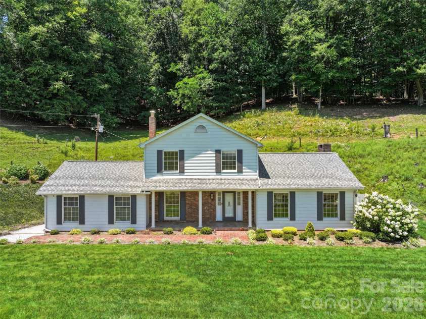 121 Fortner Drive, Waynesville, NC 28786.  MLS# CAR4402565, YatesRealty ID 36680. 