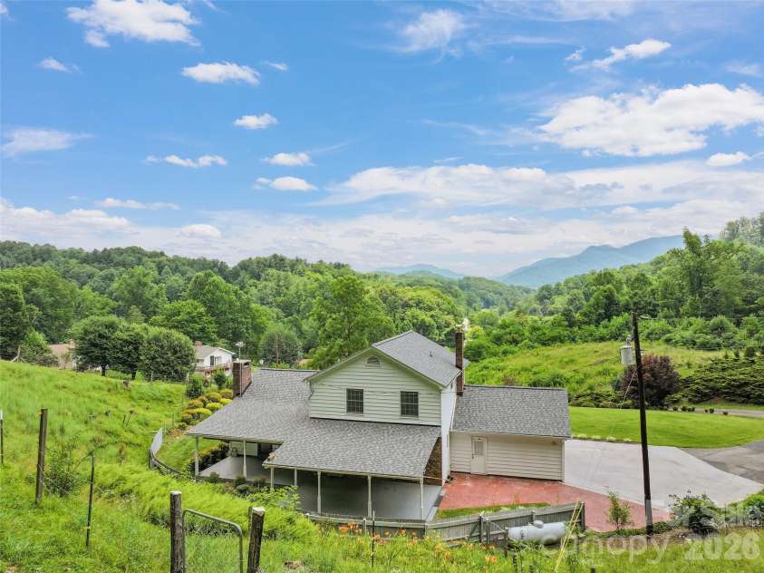 121 Fortner Drive, Waynesville, NC 28786.  MLS# CAR4402565, YatesRealty ID 36680. 