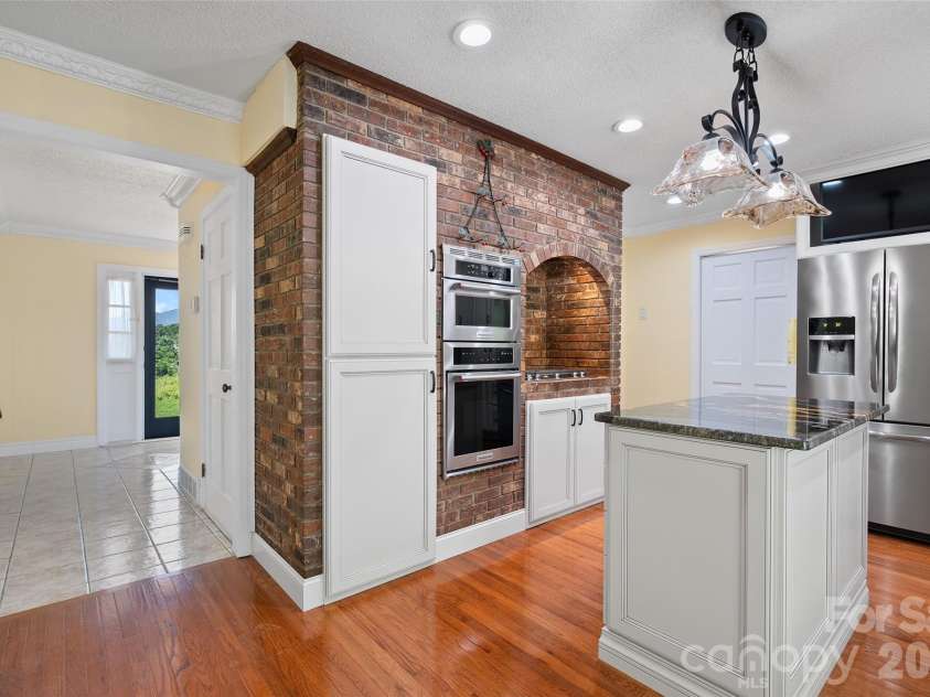 121 Fortner Drive, Waynesville, NC 28786.  MLS# CAR4402565, YatesRealty ID 36680. 