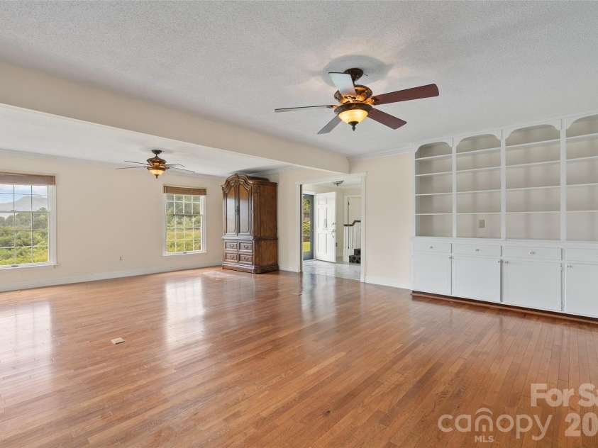 121 Fortner Drive, Waynesville, NC 28786.  MLS# CAR4402565, YatesRealty ID 36680. 