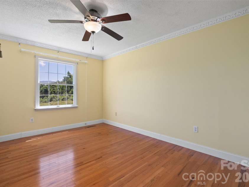 121 Fortner Drive, Waynesville, NC 28786.  MLS# CAR4402565, YatesRealty ID 36680. 